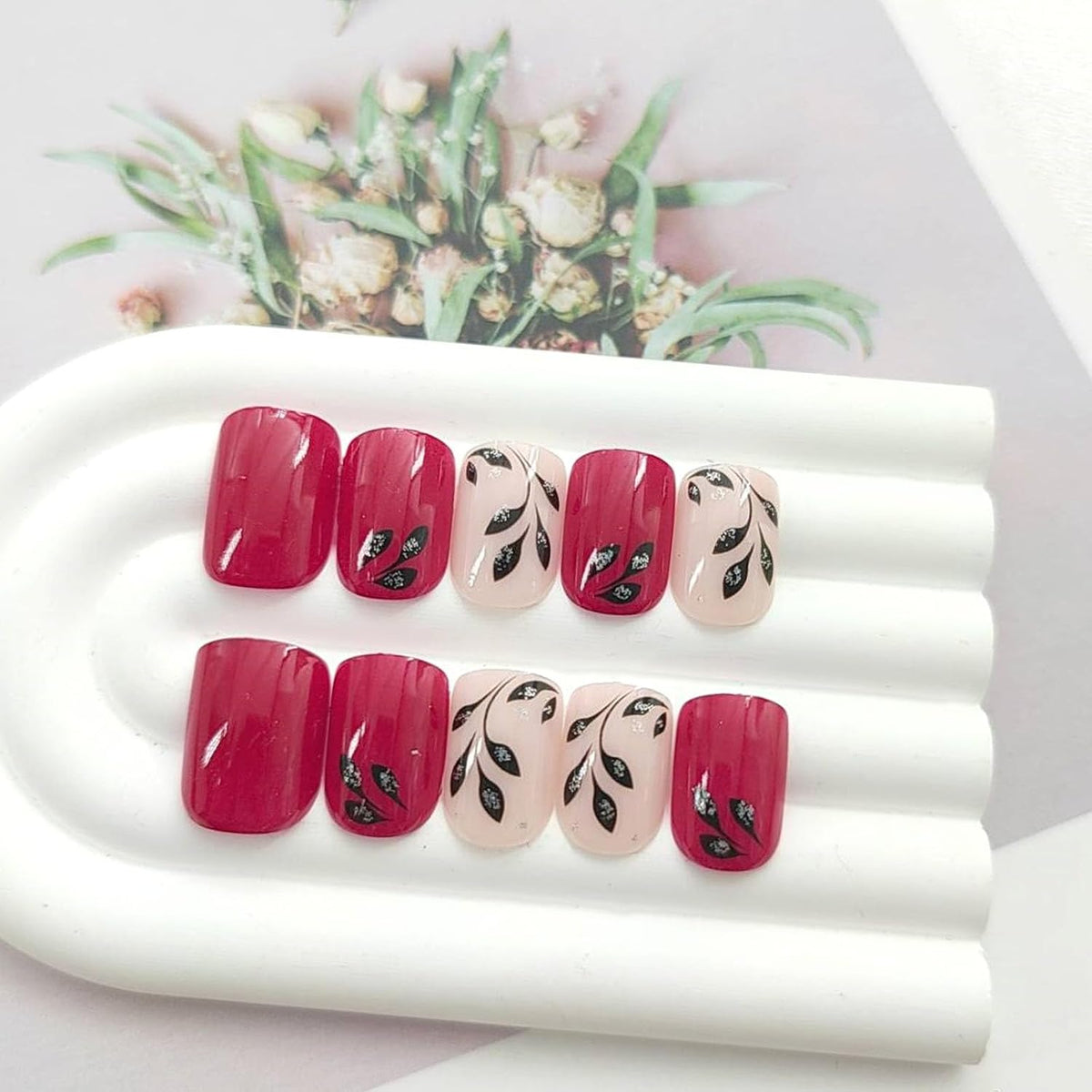 Short Square Press On Nails Set, 24 Pieces, Black Leaf Glitter Design