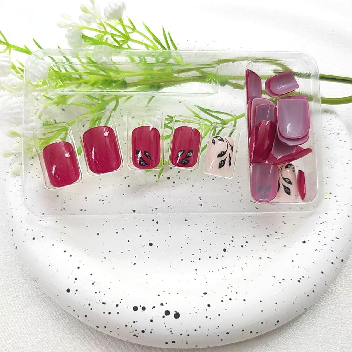 Short Square Press On Nails Set, 24 Pieces, Black Leaf Glitter Design